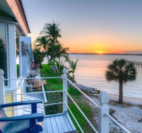 Margarita-Ville on the water! Stunning Sunsets!!